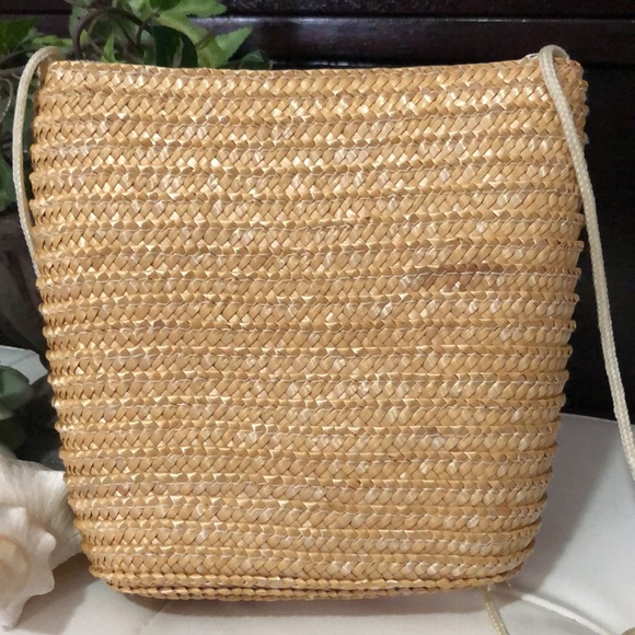 Wheat Straw Woven Purse-Natural Color-Floral Detail-6x7 - Picture 5 of 15